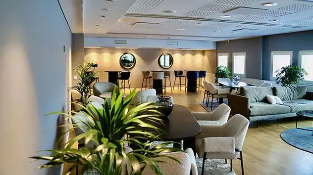 Pearl Lounge T5
