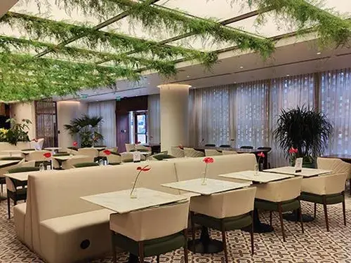080 Arrival Lounge