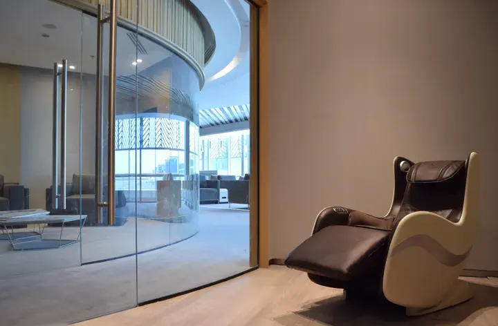 AHLEIN Premium Lounge