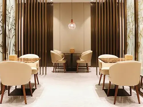 Easy-boarding Lounge