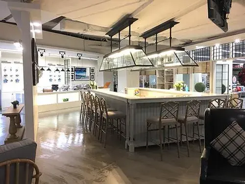 Coral Beach (Coral Executive Lounge)