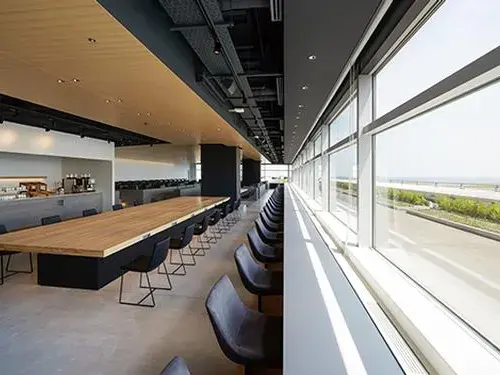POWER LOUNGE NORTH