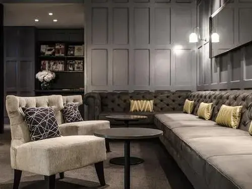 Clubrooms Gatwick South - Additional Fee Applies
