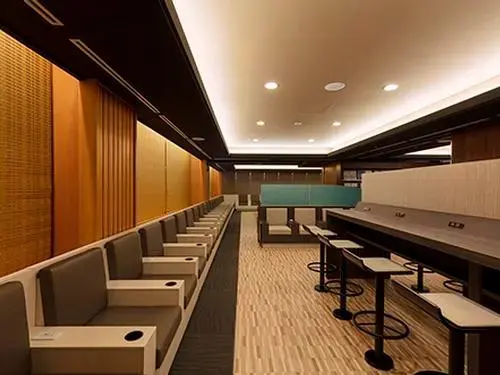 Executive Lounge 1